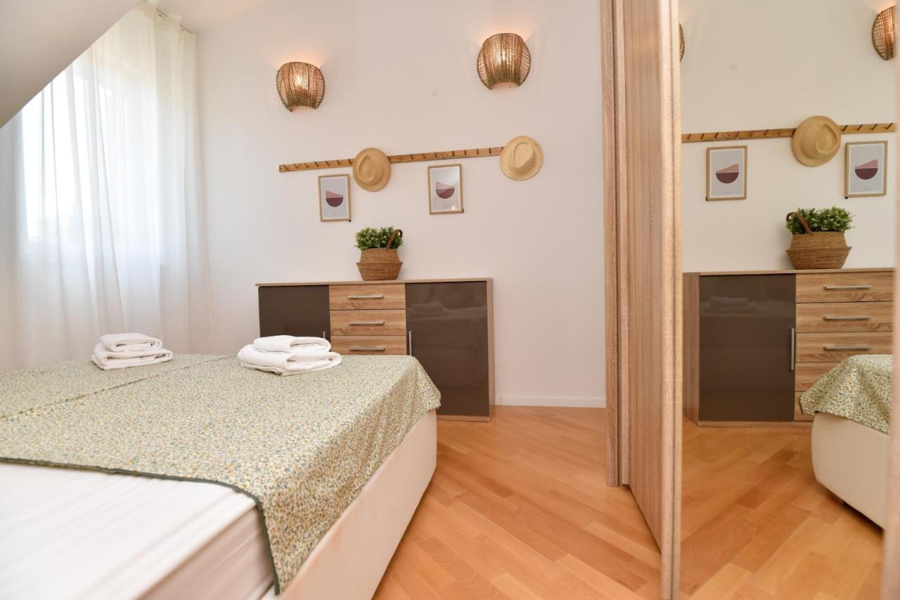 Sunny Bay - Free Parking Apartment *