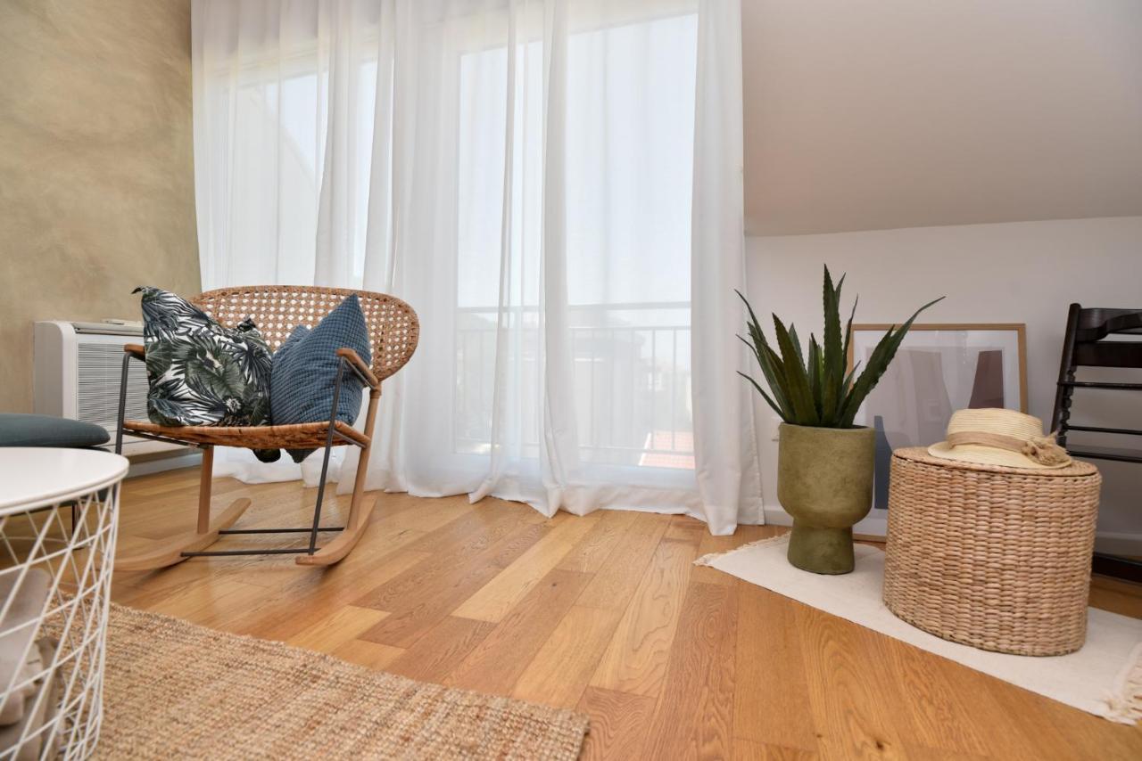 Sunny Bay - Free Parking Apartment *