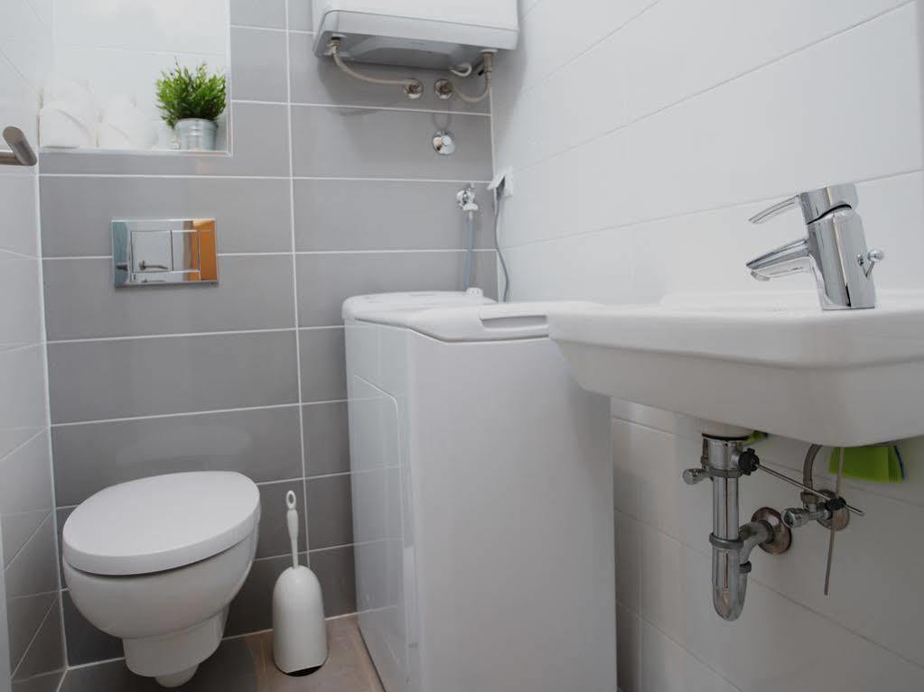 Sunny Bay - Free Parking Apartment *